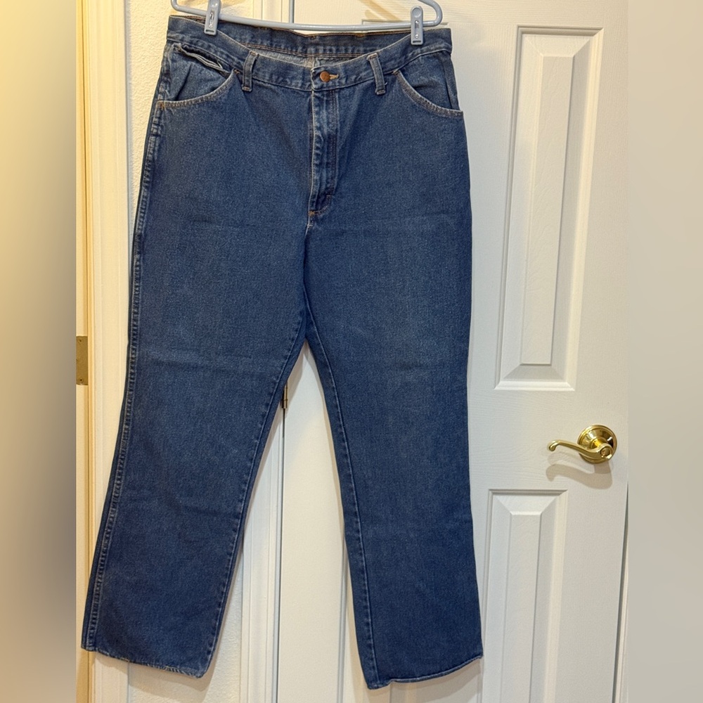 NWOT-Red Kap Men's Work Blue Jeans. Relaxed Fit, Leather Tags. Size 38 X 36.